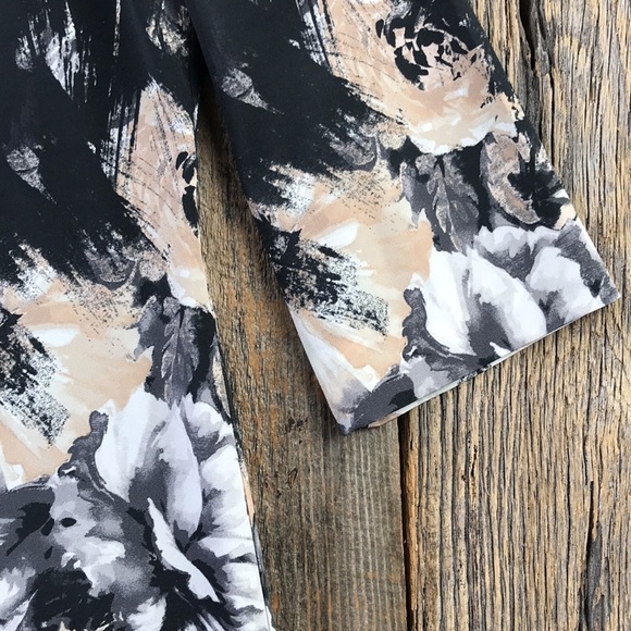 St. John Collection Floral Silk Dress Black Cream Golden Size 12 - Picture 4 of 16